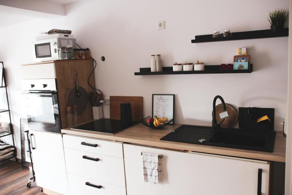 Schoene Wohnung Top Lage Koeln Work & Relax & Travel Фрехен Екстериор снимка