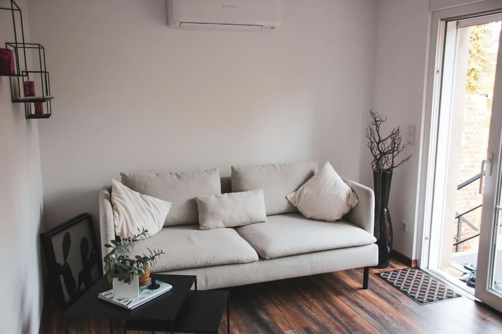 Schoene Wohnung Top Lage Koeln Work & Relax & Travel Фрехен Екстериор снимка